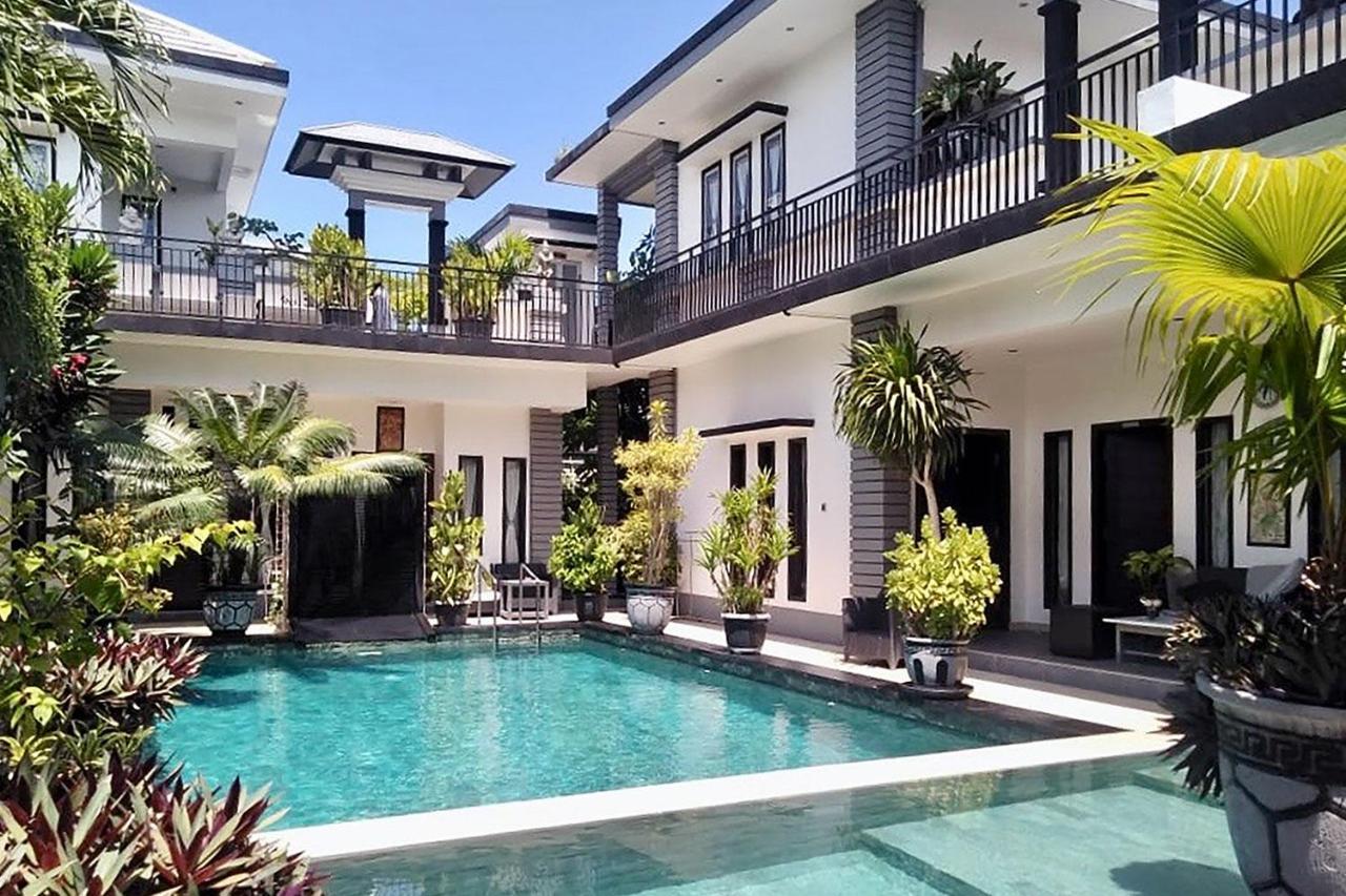Villa Rumah Putih Abu Abu Senggigi Luaran gambar