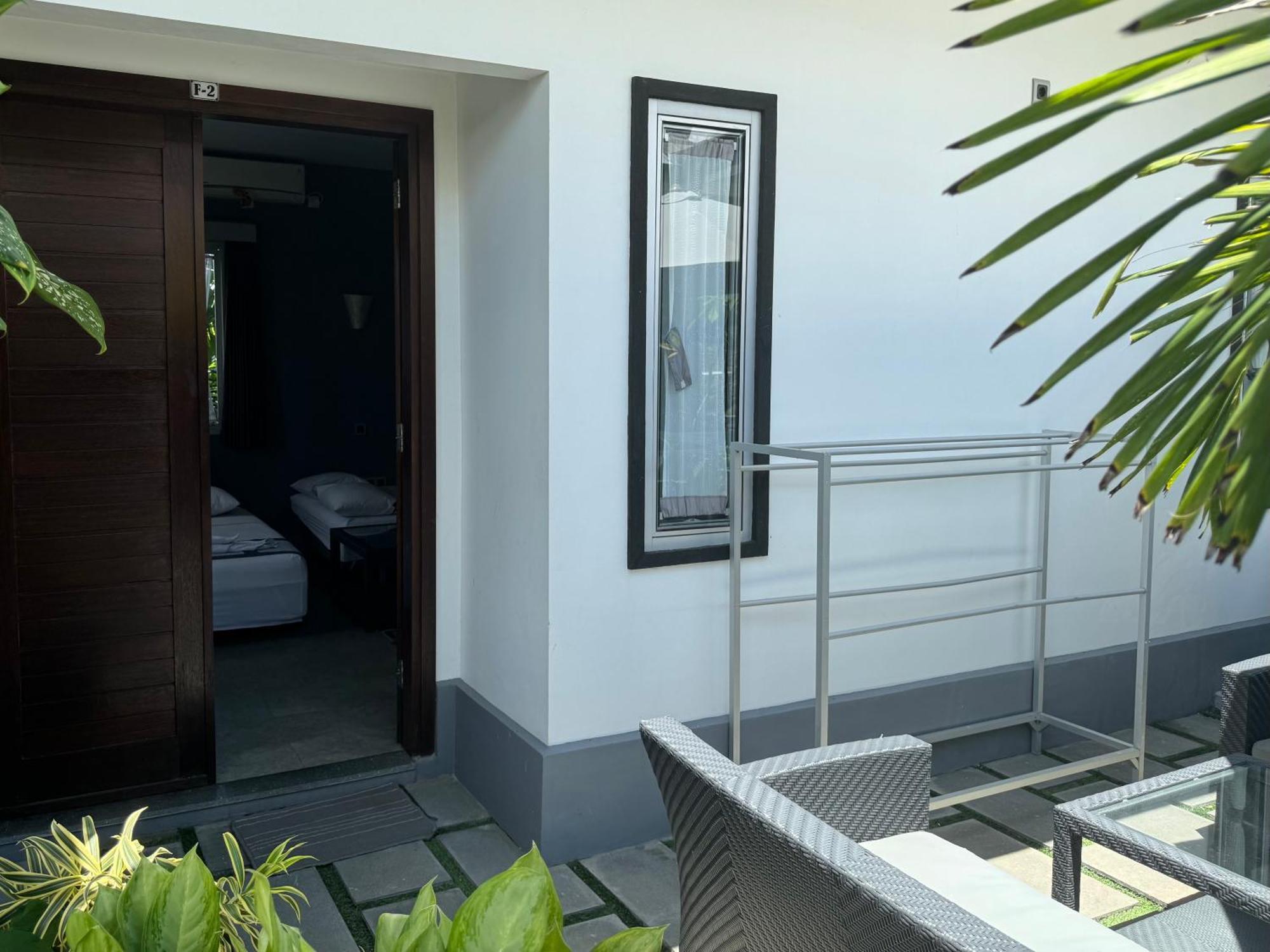 Villa Rumah Putih Abu Abu Senggigi Luaran gambar