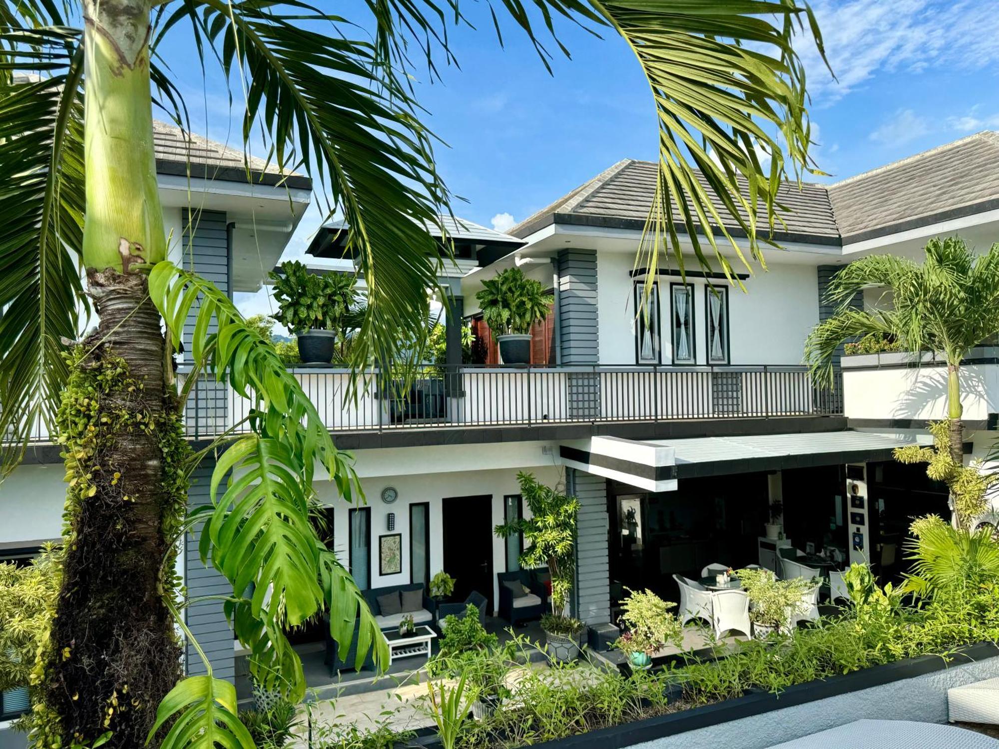 Villa Rumah Putih Abu Abu Senggigi Luaran gambar