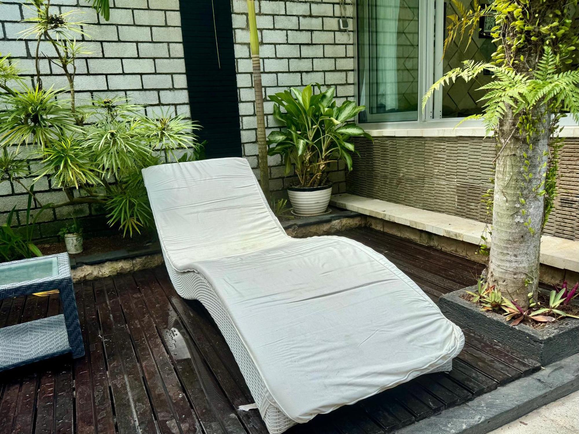 Villa Rumah Putih Abu Abu Senggigi Luaran gambar