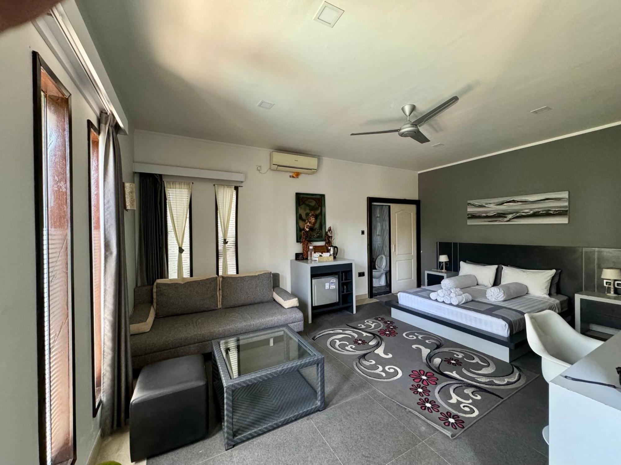 Villa Rumah Putih Abu Abu Senggigi Luaran gambar