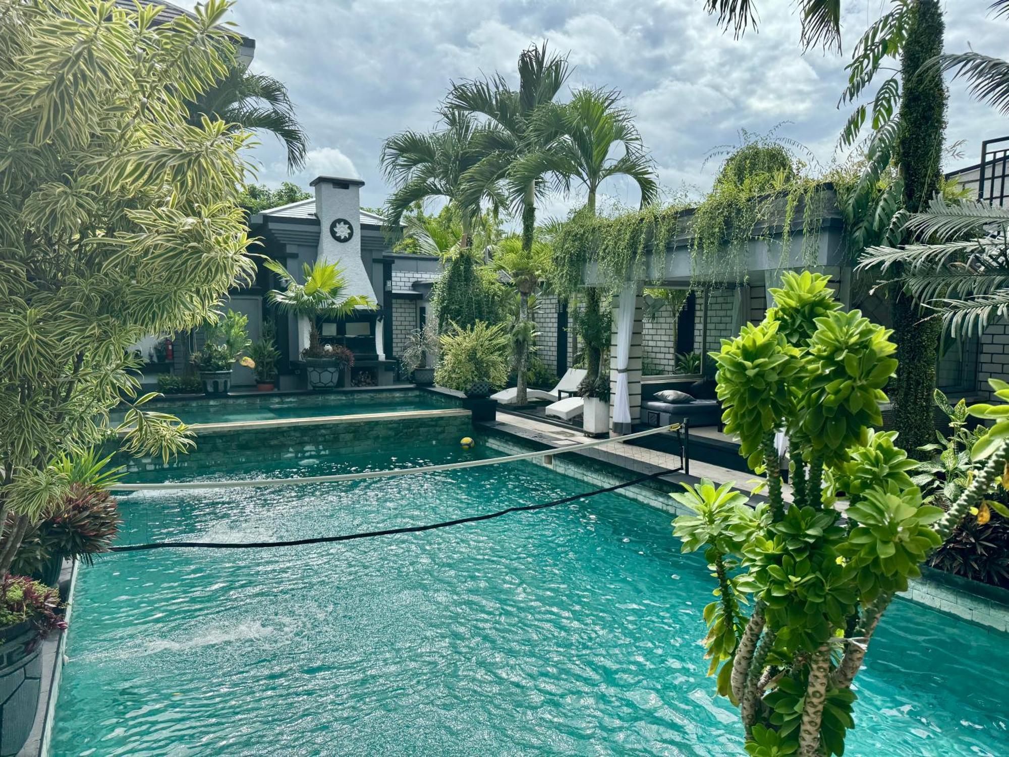 Villa Rumah Putih Abu Abu Senggigi Luaran gambar