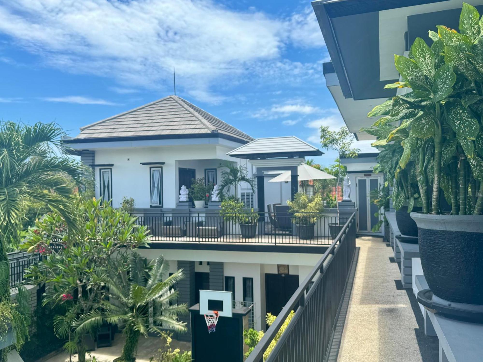 Villa Rumah Putih Abu Abu Senggigi Luaran gambar