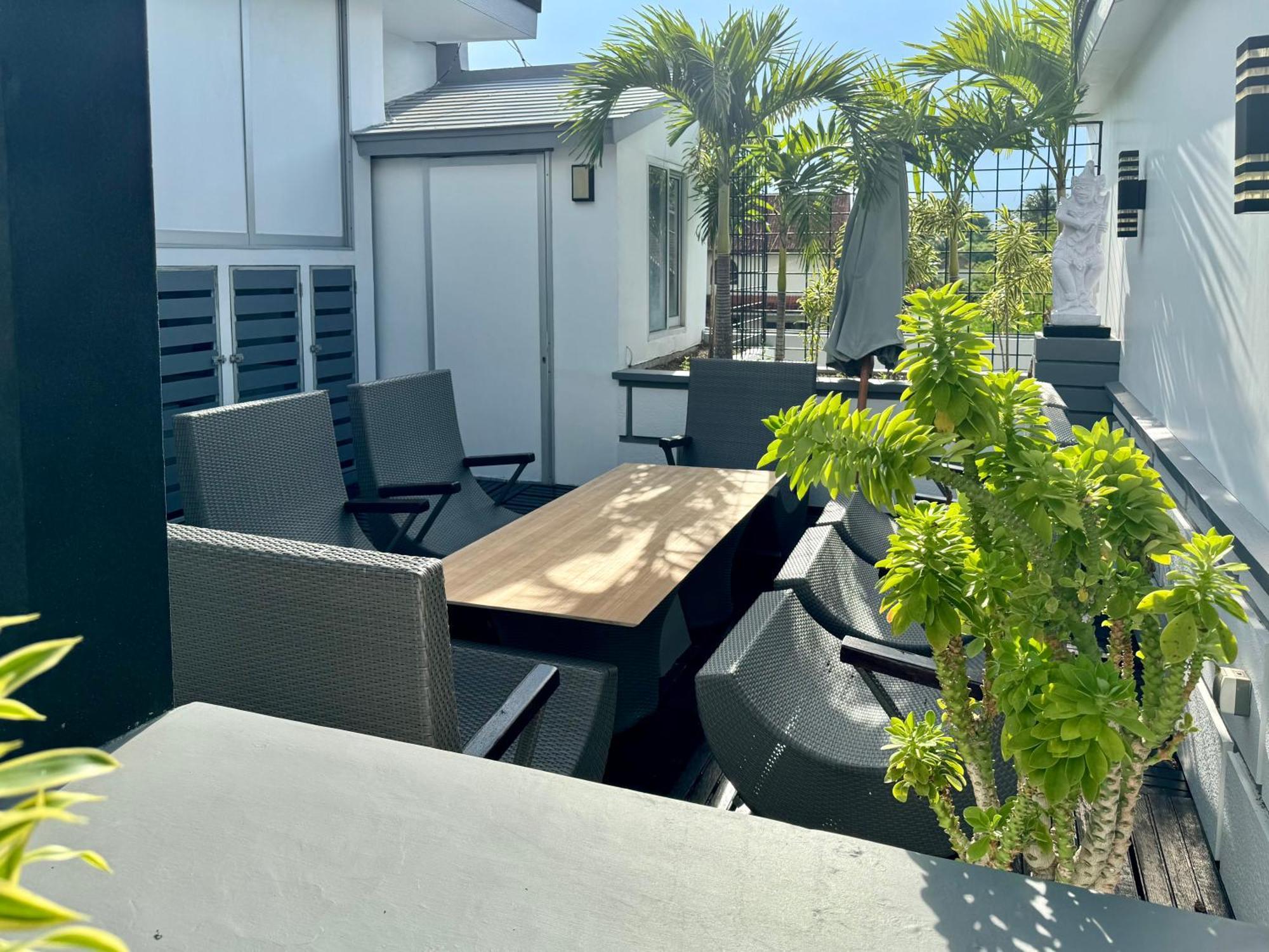 Villa Rumah Putih Abu Abu Senggigi Luaran gambar
